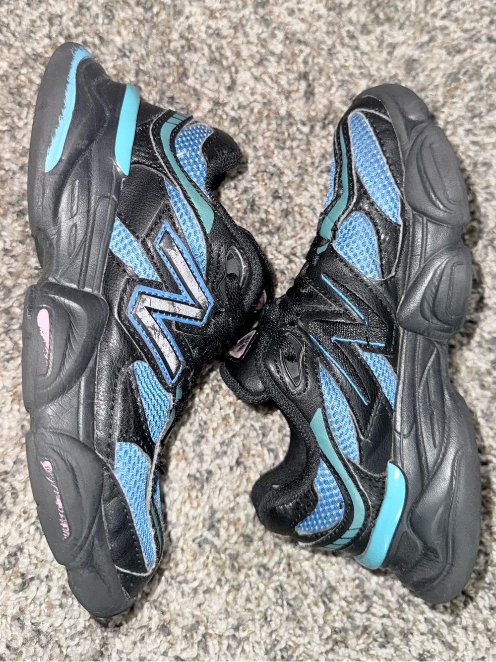 New Balance kids 9060 'Black Blue Agate' size 1